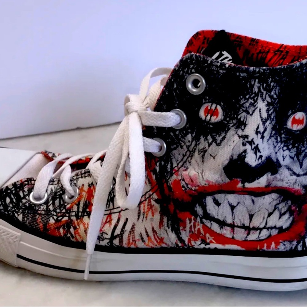 VERY RARE Joker White Converse Hi Top shoes men’s 8 - women’s 10
